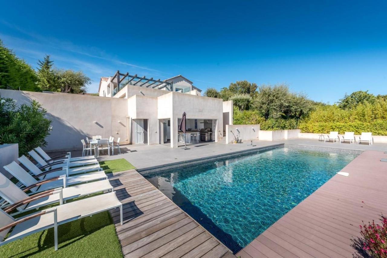 レ・ズィサンブル Vue Panoramique Sur La Baie De St Tropezヴィラ エクステリア 写真