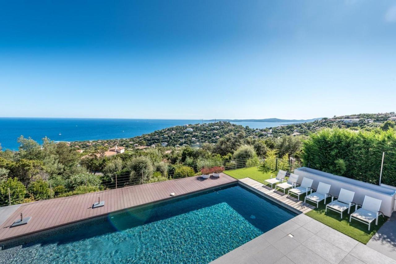 レ・ズィサンブル Vue Panoramique Sur La Baie De St Tropezヴィラ エクステリア 写真