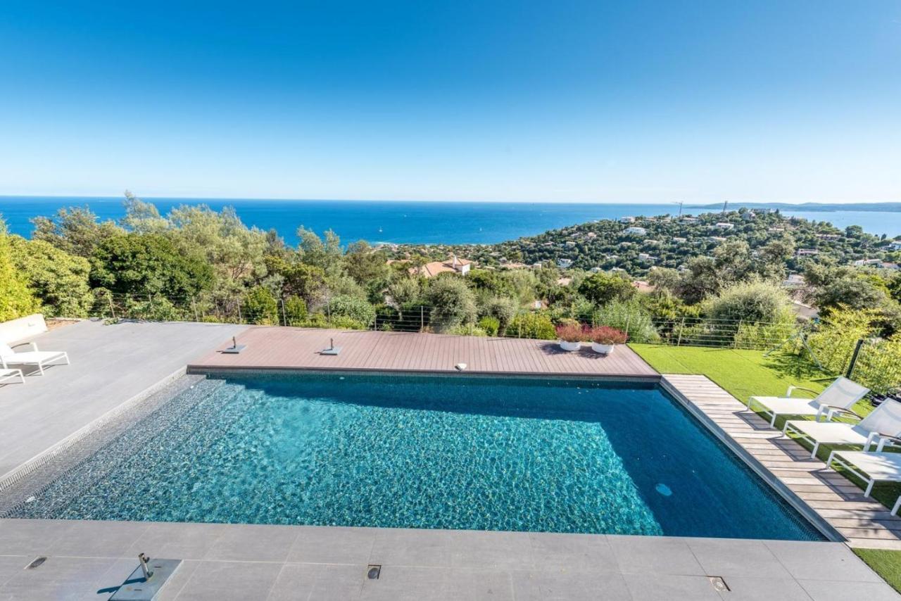 レ・ズィサンブル Vue Panoramique Sur La Baie De St Tropezヴィラ エクステリア 写真