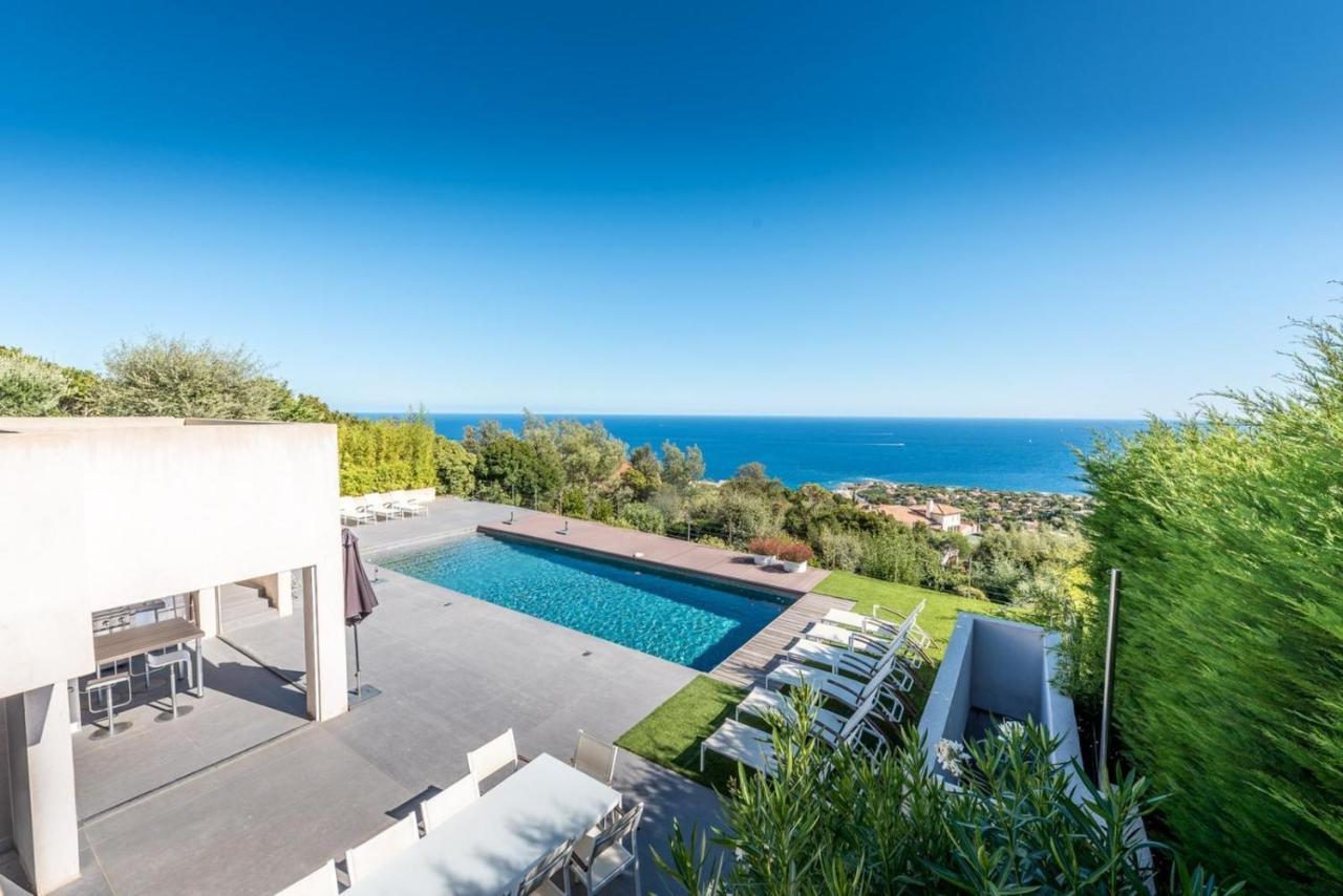 レ・ズィサンブル Vue Panoramique Sur La Baie De St Tropezヴィラ エクステリア 写真