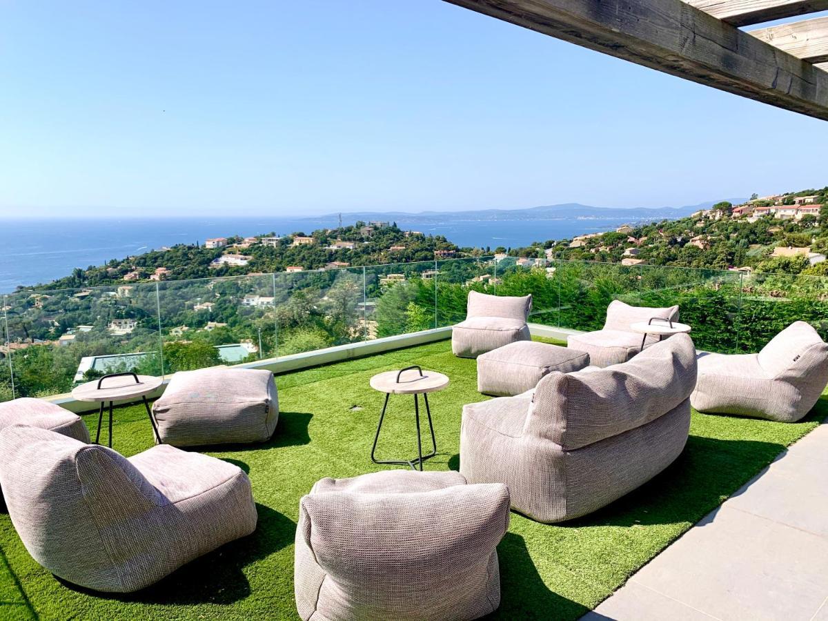 レ・ズィサンブル Vue Panoramique Sur La Baie De St Tropezヴィラ エクステリア 写真